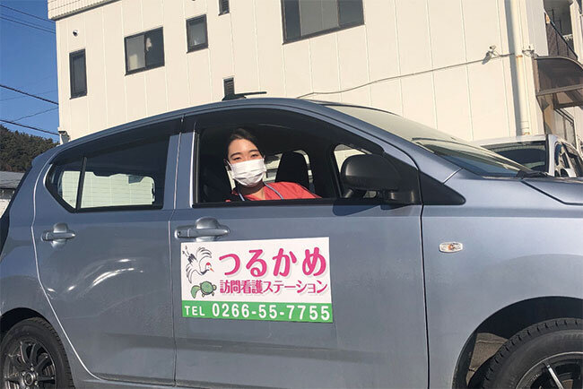 「つるかめ」の車で飛び回る宮坂社長