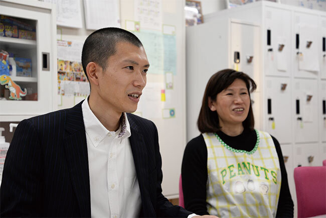 父から「むつみ保育園」を引き継いだ林祐快速園長（左）と林友代副園長
