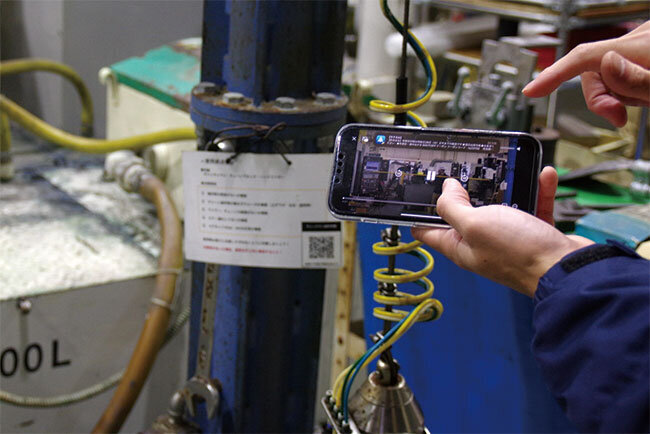 工作機械の取扱マニュアルを映像にしてQRコードで読み出せるようにした