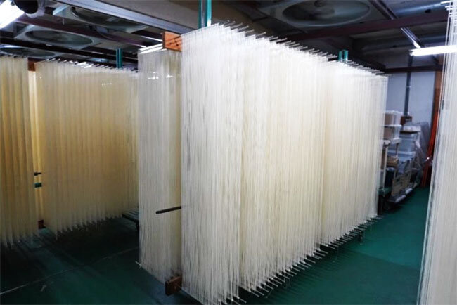 2日間の工程でそうめんは生産される