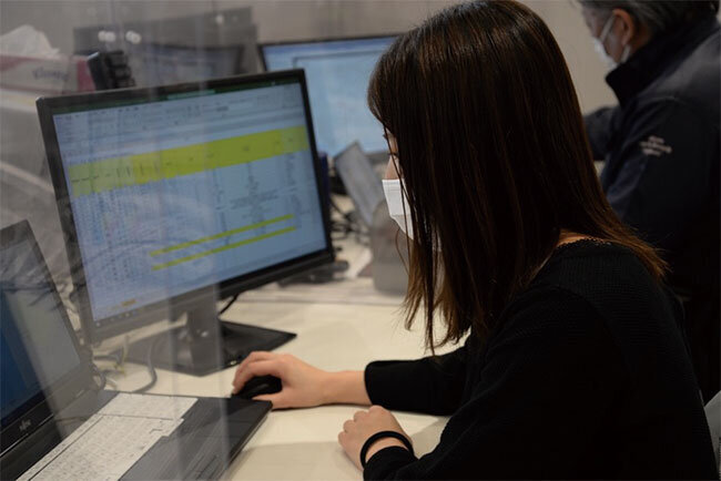 櫻エンジニアリングでは女性スタッフも活躍。大島社長も女性の可能性に期待を寄せている。