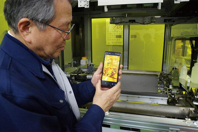 縦型両面塗布装置の解説動画を手作りして発信している町田成司社長