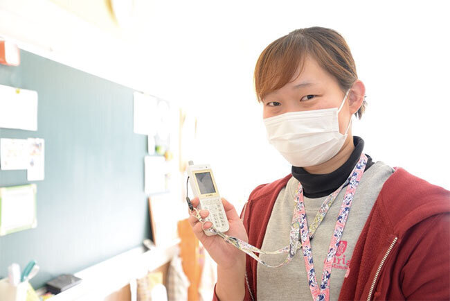 担任は各自1台PHSを携帯し、緊急時の連絡をスムーズに実施する体制をとっている