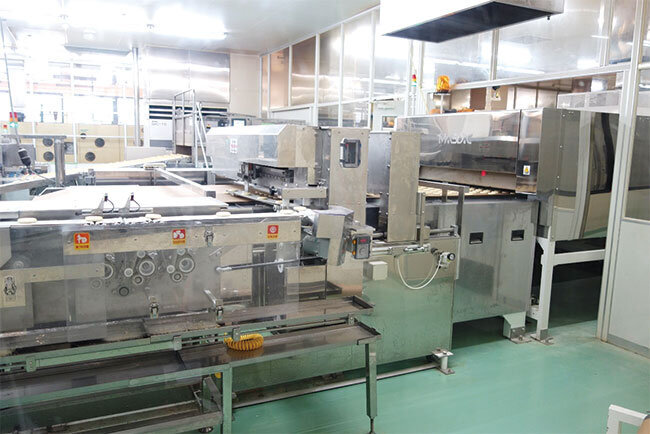 4工場で1日130万個の菓子を生産。