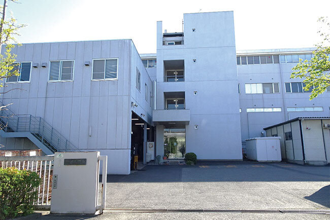 イシクラ本社（学校の増加とともに業容を拡大。製本工場、印刷工場など増設を続けてきた）