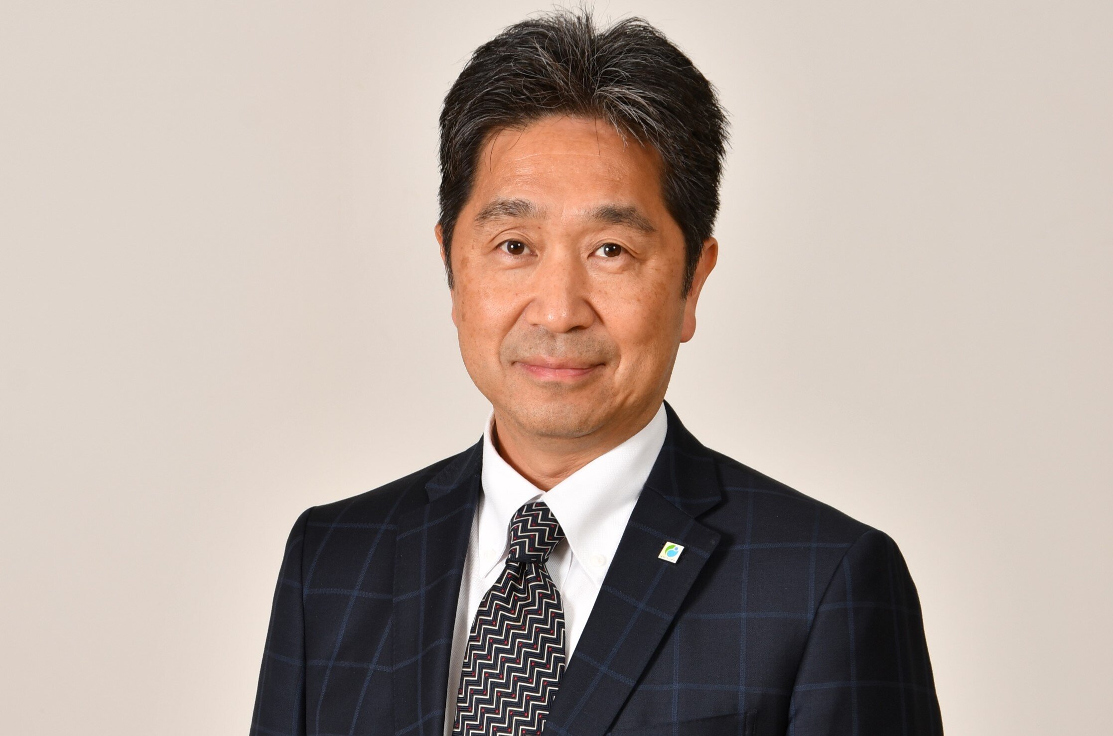 「製造業をやめ『卒業』をコンテンツとして展開していく」と宣言した石倉社長