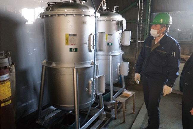 溶液からクロムを回収する器具