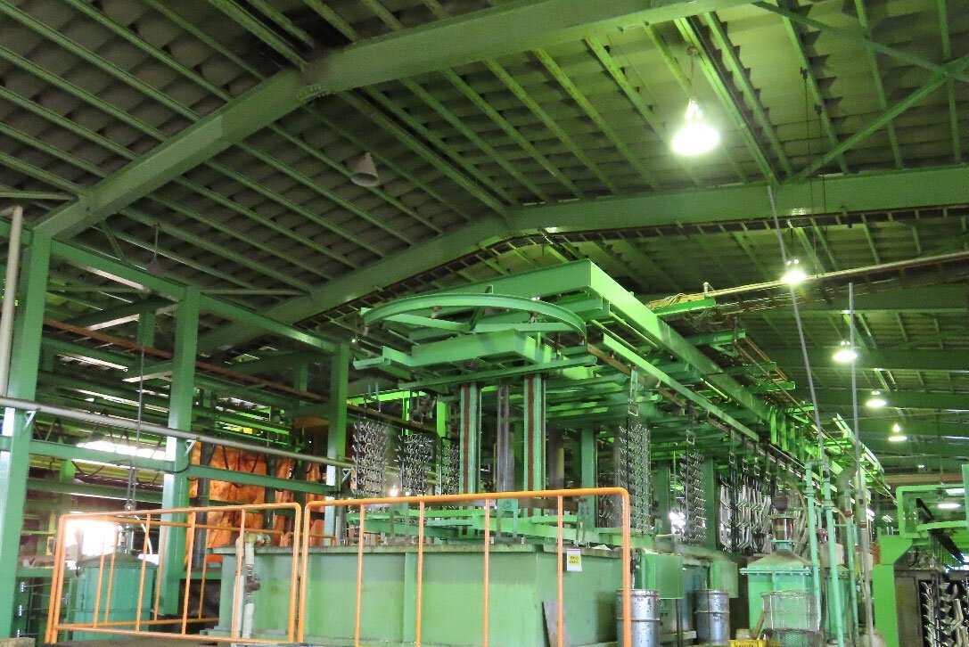 工場設備と事務所を無線LANでつなぎ生産管理の情報共有を計画