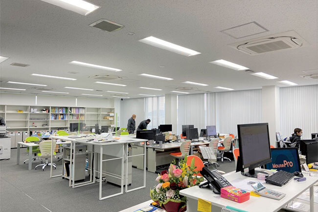 幸手支店2階の事務フロア