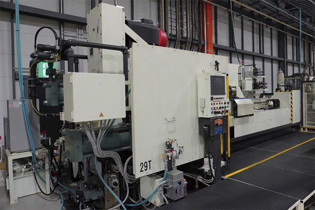 光工業が導入している摩擦圧接の工作機械