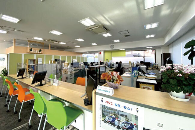 「賃貸住宅の紹介には女性が向いている」と、女性社員が多いオフィス