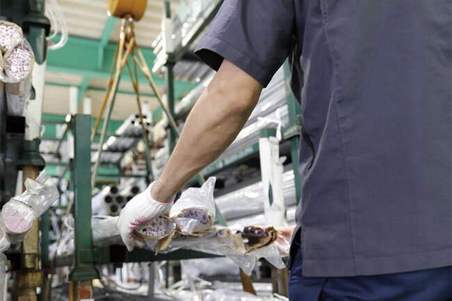 成分の違いや加工処理など細密な製品化技術と即納体制で高い競争力を持つ