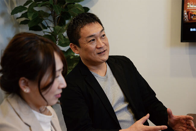 若手中心のアドヴァンス・プロジェクトに期待を寄せる横山社長。荒井課長もメンバーとして活躍中だ