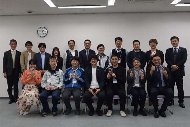 DX経営塾終了後の記念写真の様子