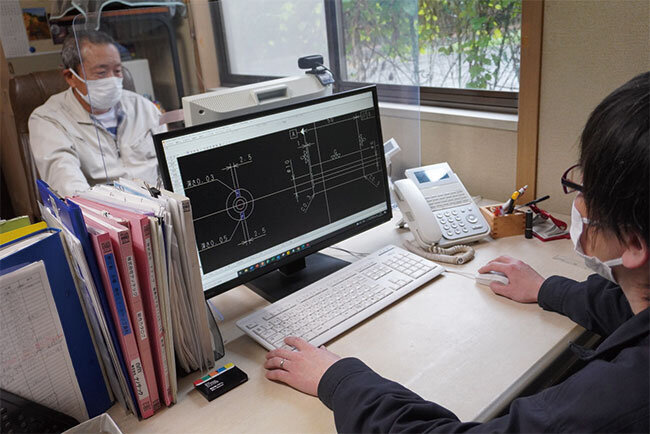 CADで設計を行う様子