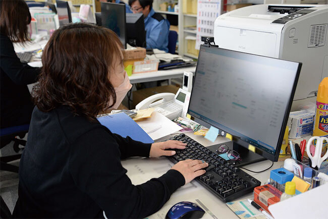 クラウドソフトの導入により勤怠管理も自動化され、勤務時間の入力ミスの解消や業務負担の軽減にもつながった。