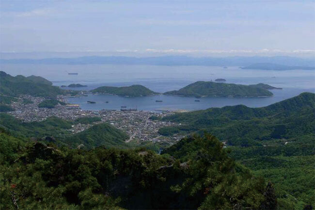 寒霞渓（かんかけい）からの小豆島の眺め。日本遺産認定の〝石の島〟だ（小豆島観光協会提供）