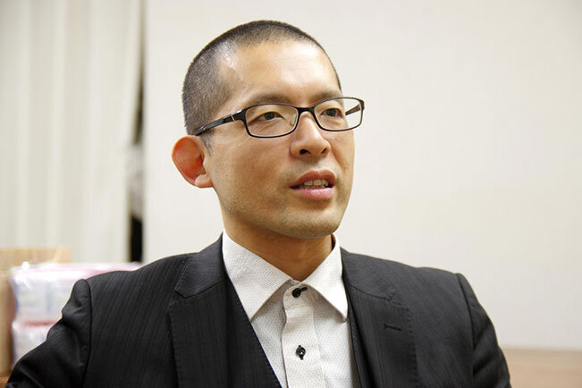 環境活動や社会貢献活動について話す岩渕一哉常務