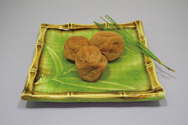 塩以外加えない昔ながらの梅干しのファンは多い