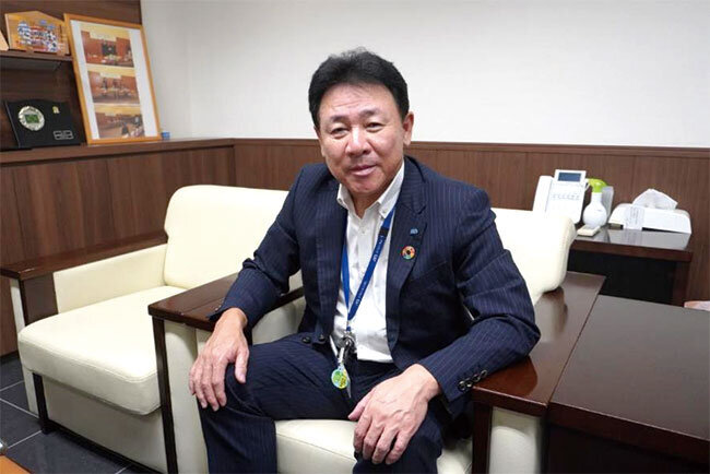 ⻆田城治代表取締役