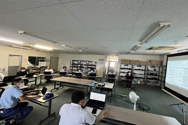 新型コロナウイルスを機に、社内も顧客もWeb会議に切り替えた