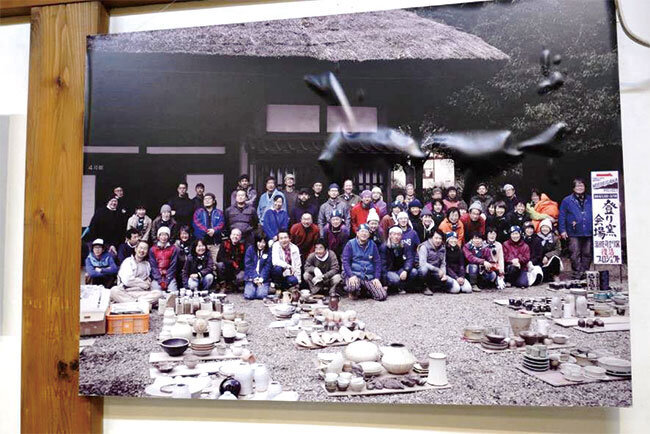 「登り窯復活プロジェクト」に集まった人たちとの記念写真
