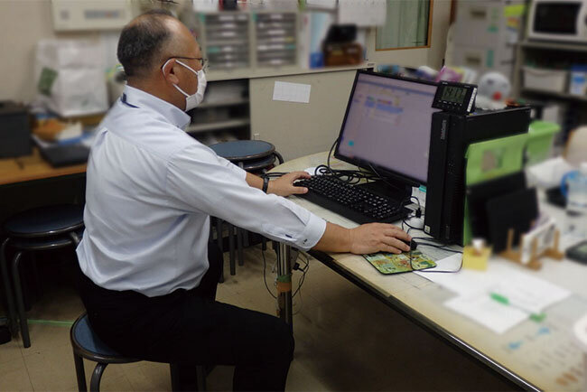 導入した「支援記録システム」。施設利用者の毎日の行動記録は手書きからパソコン入力へ