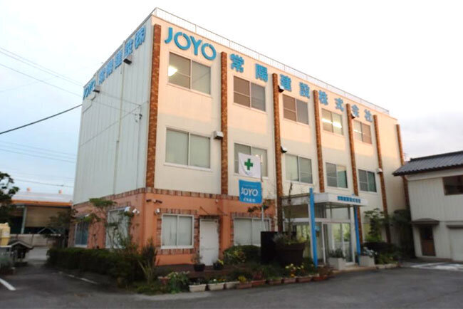 茨城県取手市にある常陽建設の社屋。近くには創業のきっかけとなった一級河川の小貝川が流れる