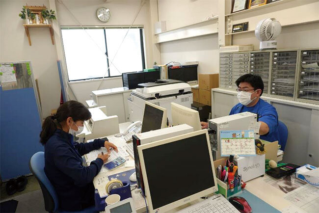 わかまつ食品のオフィスの様子