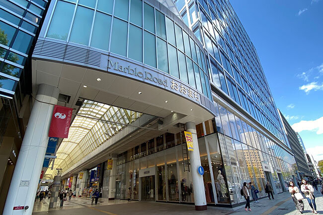 マーブルロードおおまちは、1日4万～5万人が往来する仙台きっての商店街だ