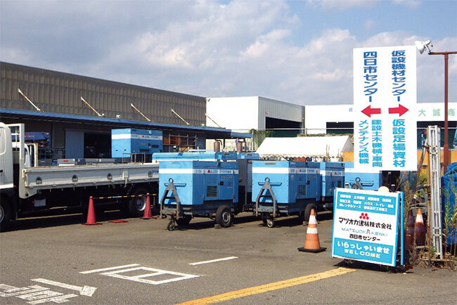 四日市センターの出入口