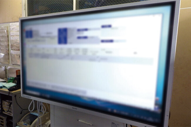 現場で情報が共有できる大型ディスプレイ