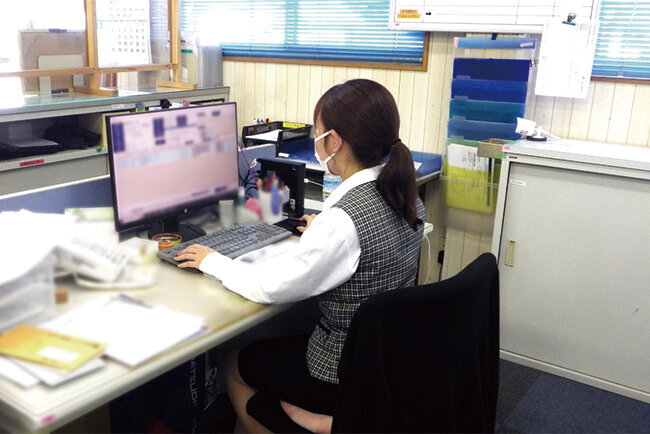 従来は紙の出荷指示書を取りに行っていた事務所受付