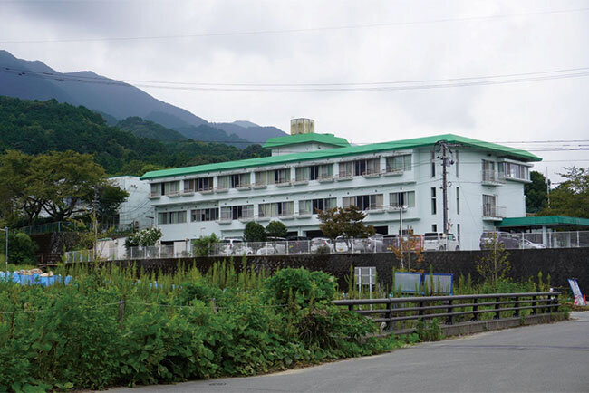 自然豊かな場所に立地する特別養護老人ホームひじり園