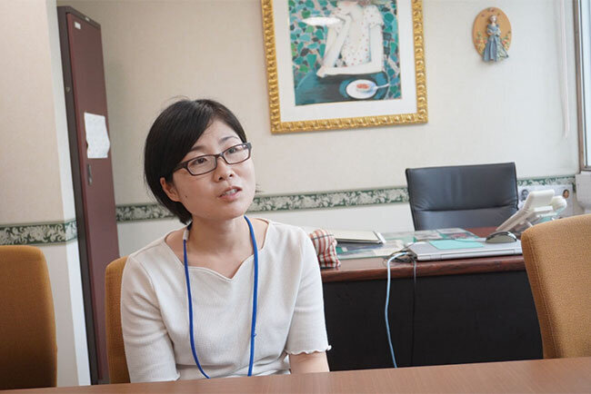 ホームページの作成と更新を担当する金子瑞美さん