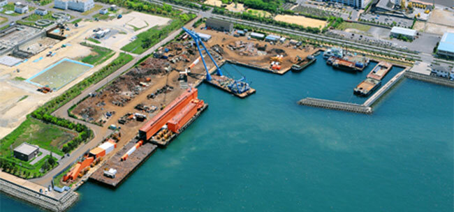 上空から撮影した宮地サルベージの本社・工場の敷地