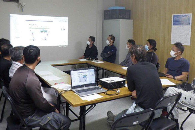 現場作業に関わる全従業員が参加して月1回、半日行う安全教育。ICT化で資料作りが省力化され、内容もわかりやすい
