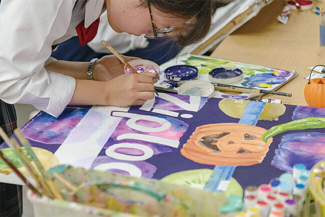 デザイン・工芸科　独創的な造形センスが求められるデザイン・工芸科の授業