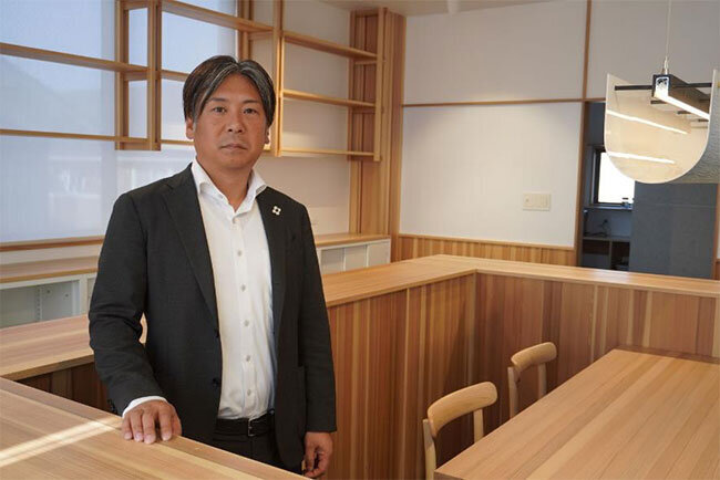 平成建設の吉﨑真仁代表取締役