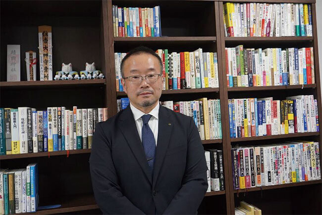 八洲の假屋博志代表取締役