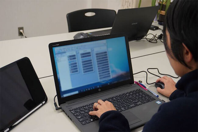 クラウドストレージの活用でいつでもどこでも仕事ができる環境を整えている