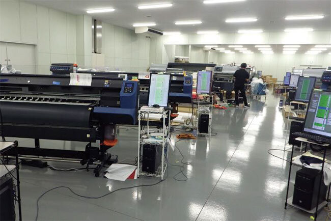 本社前に移転したオンデマンド新工場