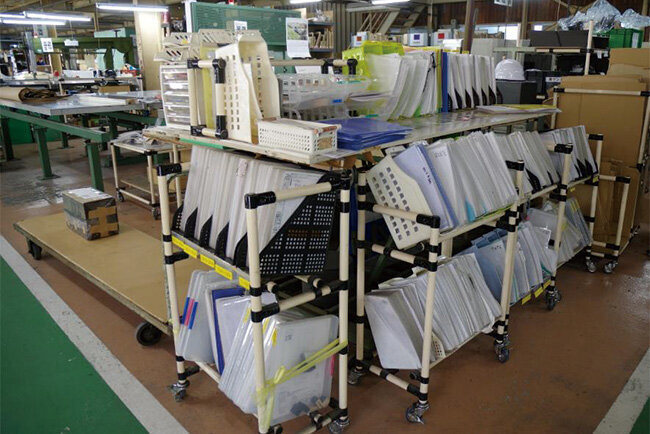 現在はラミネート加工された図面を置いて作業に当たっているがパソコンやタブレットで見られるようにする