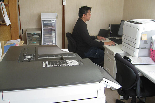 本社の移転にあわせて複合機などを一新した三光貿易のオフィス