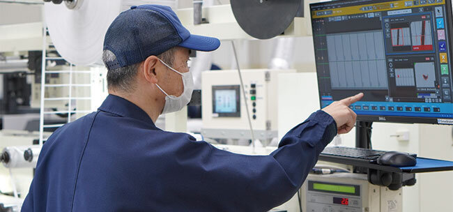 印刷中の不良検出が容易で劇的な効率改善につながった「インライン画像検査システム」