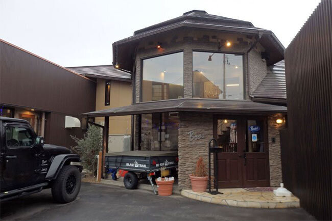 愛犬家共生住宅へのリフォームのショールームを備えたブロスの本店・事業所