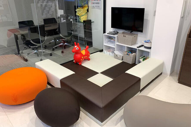 新社屋にあるキッズルーム。子どもを遊ばせている間に、落ち着いて契約の話ができる