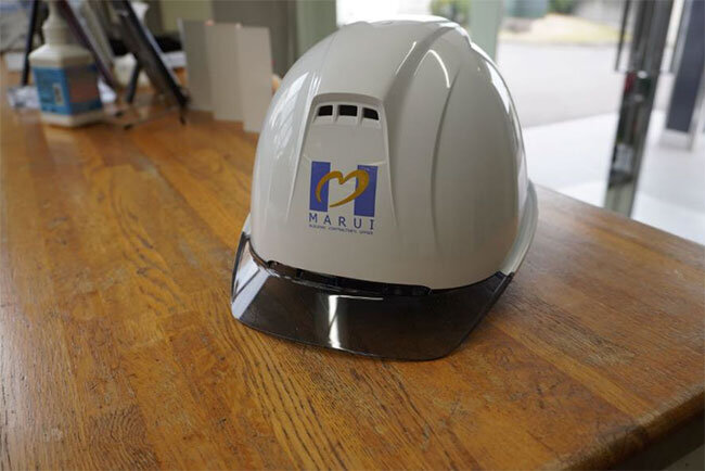 丸井工務店の作業用ヘルメット