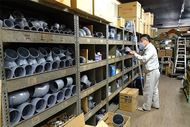 繁忙期には膨大な部材の在庫管理も課題となる
