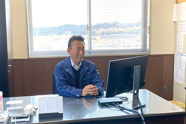 開発力を強化し、将来的には「取引先の開発段階からの参加を目指す」と話す韮崎電子の折居武彦代表取締役社長